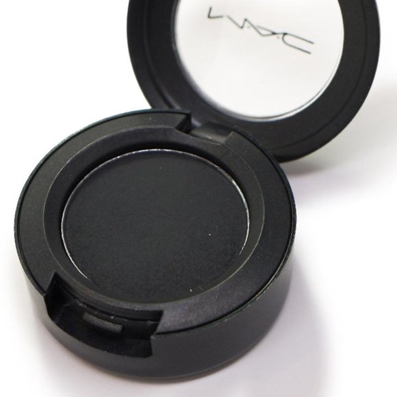MAC CARBON eye shadow new Matte - Picture 1 of 7